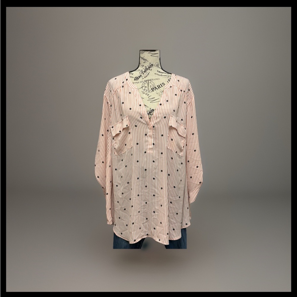 Torrid Light Pink Striped & Polka Dot V-Neck Women's Blouse
